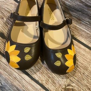 Gymboree girl sunflower brown Mary Jane shoes- size 8